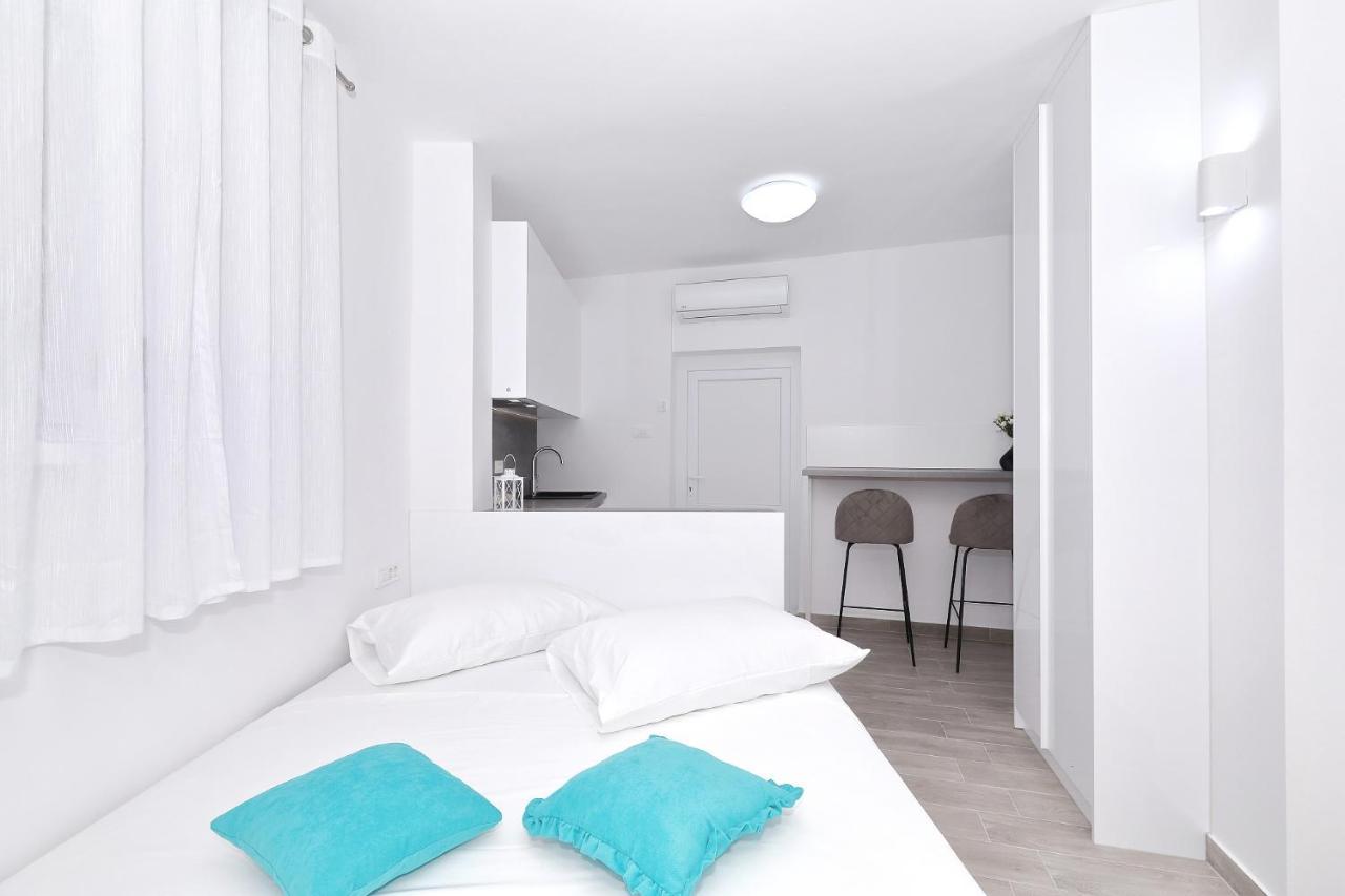 Apartment Silver Stars 1